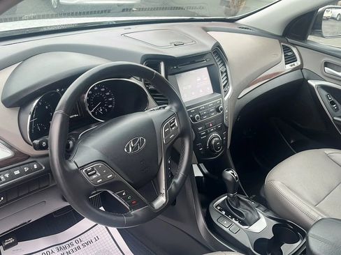 Used 2017 Hyundai Santa Fe Sport image 6