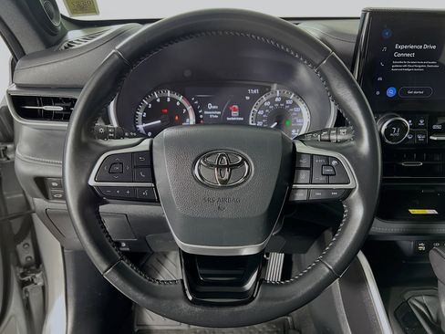Used 2023 Toyota Highlander XSE AWD/4WD image 12