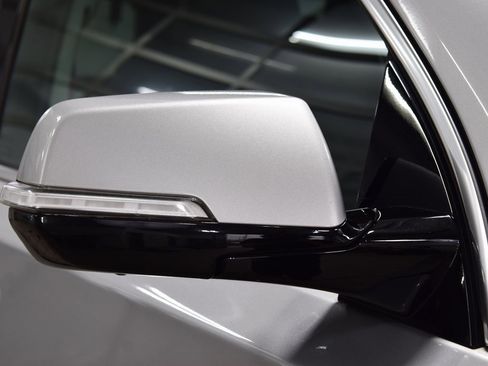 Used 2018 Chevrolet Traverse LT image 17