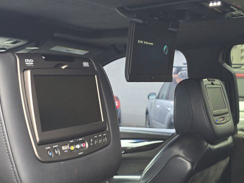Used 2015 Cadillac Escalade ESV Platinum AWD/4WD image 15