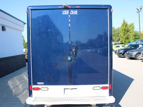 Used 2011 Ford E-350 and Econoline 350 Super Duty image 5