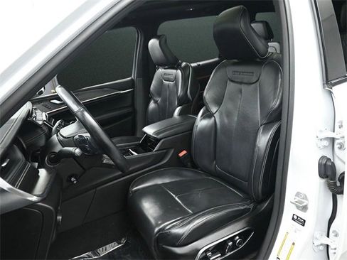 Used 2021 Jeep Grand Cherokee L Overland w/ Advanced Protech Group III image 12