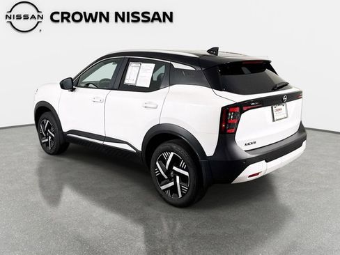 Used 2026 Nissan Kicks SV FWD image 8