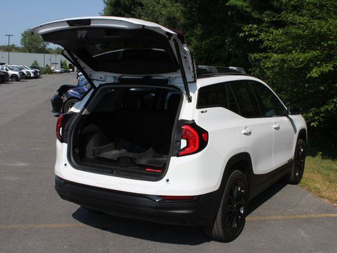 Used 2024 GMC Terrain SLT w/ Elevation Edition AWD/4WD image 7