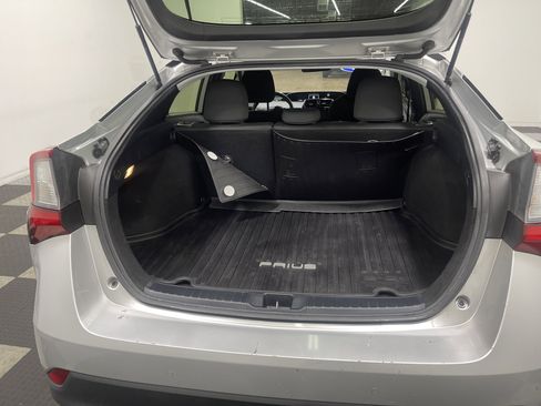 Used 2019 Toyota Prius LE image 18