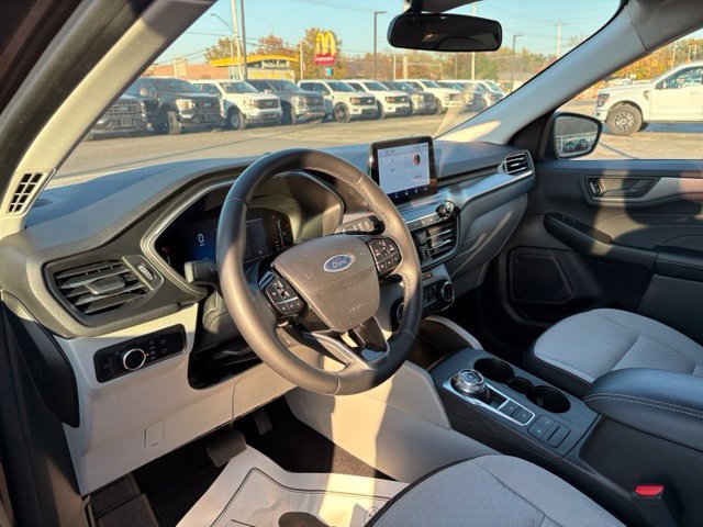 Certified 2023 Ford Escape Active AWD/4WD image 18