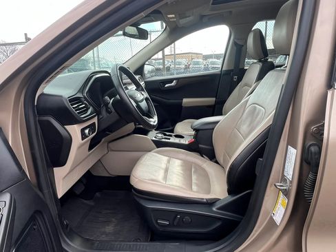 Used 2020 Ford Escape Titanium w/ Titanium Premium Package 2.0 image 27