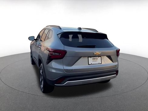 Used 2025 Chevrolet Trax LT image 14