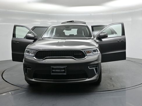 Used 2021 Dodge Durango SXT w/ 3rd Row Seating Group RWD image 32
