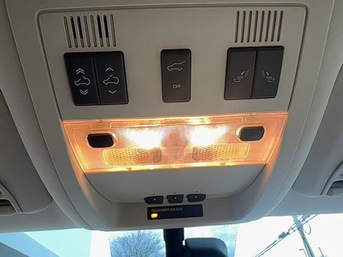 Used 2008 Cadillac Escalade Base image 11