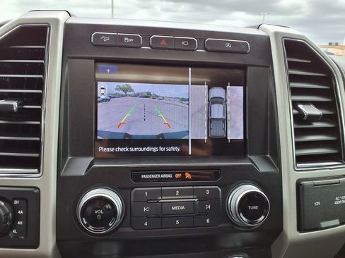 Used 2020 Ford F150 Lariat w/ Equipment Group 502A Luxury AWD/4WD image 31