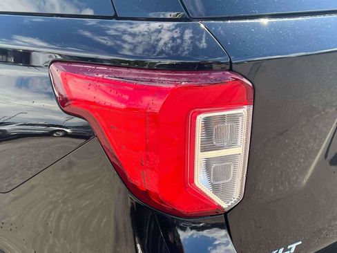Used 2023 Ford Explorer XLT w/ Equipment Group 202A AWD/4WD image 11