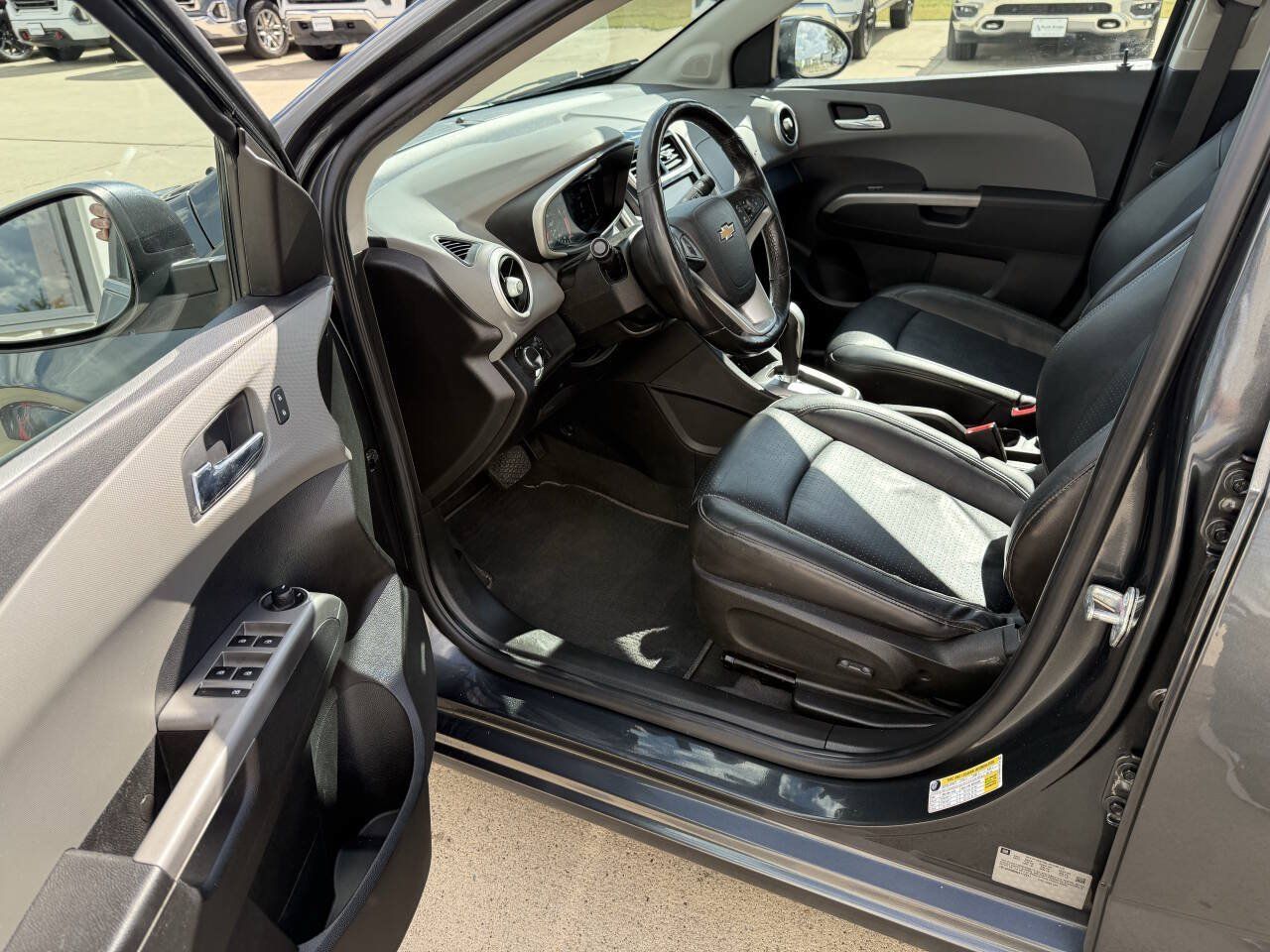 Used 2017 Chevrolet Sonic Premier FWD image 5