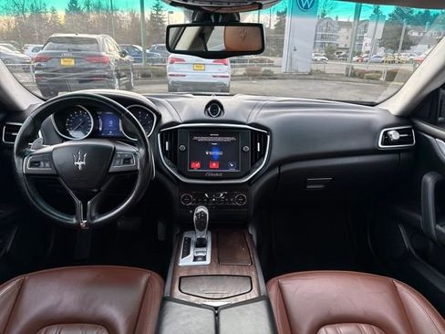 Used 2015 Maserati Ghibli Base image 12