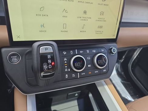 New 2026 Land Rover Defender 110 X-Dynamic SE AWD/4WD image 17