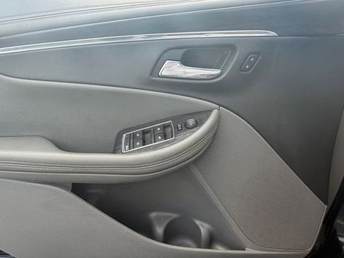 Used 2016 Chevrolet Impala LT FWD image 29