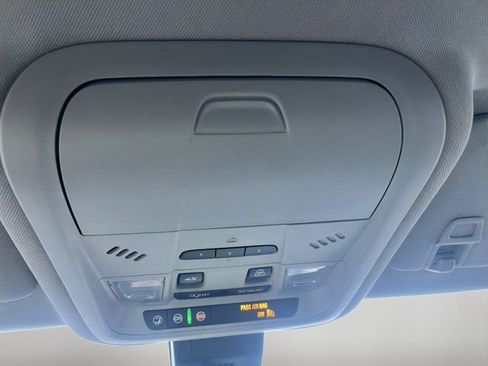 Used 2021 Chevrolet Equinox LT image 26