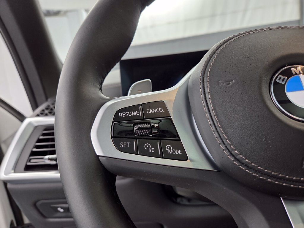 Used 2024 BMW X5 xDrive40i w/ M Sport Package AWD/4WD image 30