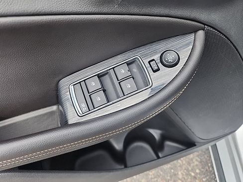 Used 2016 Chevrolet Impala LT w/ Convenience Package FWD image 8