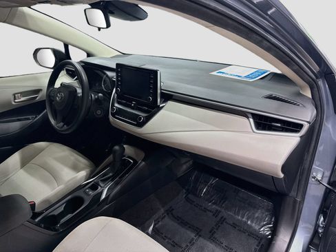 Used 2020 Toyota Corolla LE FWD image 29