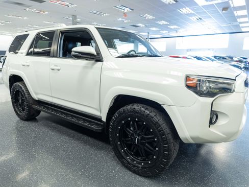 Used 2018 Toyota 4Runner SR5 Premium AWD/4WD image 4