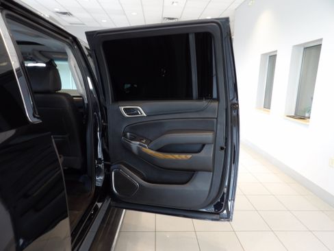 Used 2020 GMC Yukon XL Denali w/ Denali Ultimate Package AWD/4WD image 23