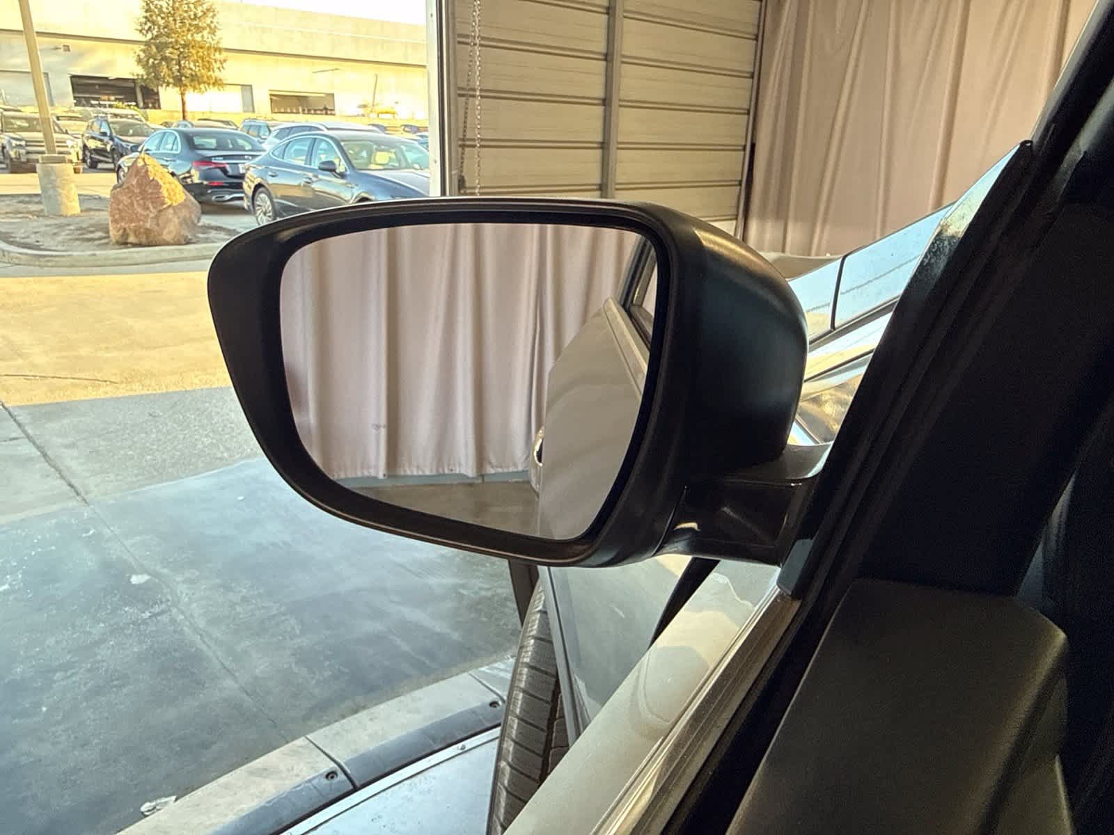 Used 2018 Nissan Murano SV FWD image 18