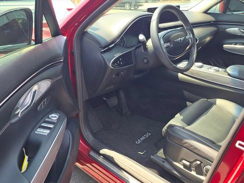 Used 2024 Genesis GV70 2.5T w/ Advanced Package AWD/4WD image 4