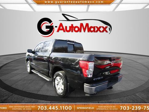 Used 2018 Nissan Titan SV image 7