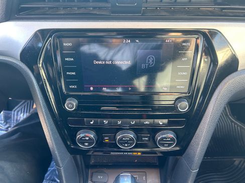 Used 2020 Volkswagen Passat 2.0T SE image 26