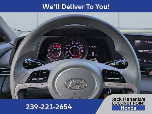 Used 2021 Hyundai Elantra SE FWD image 26