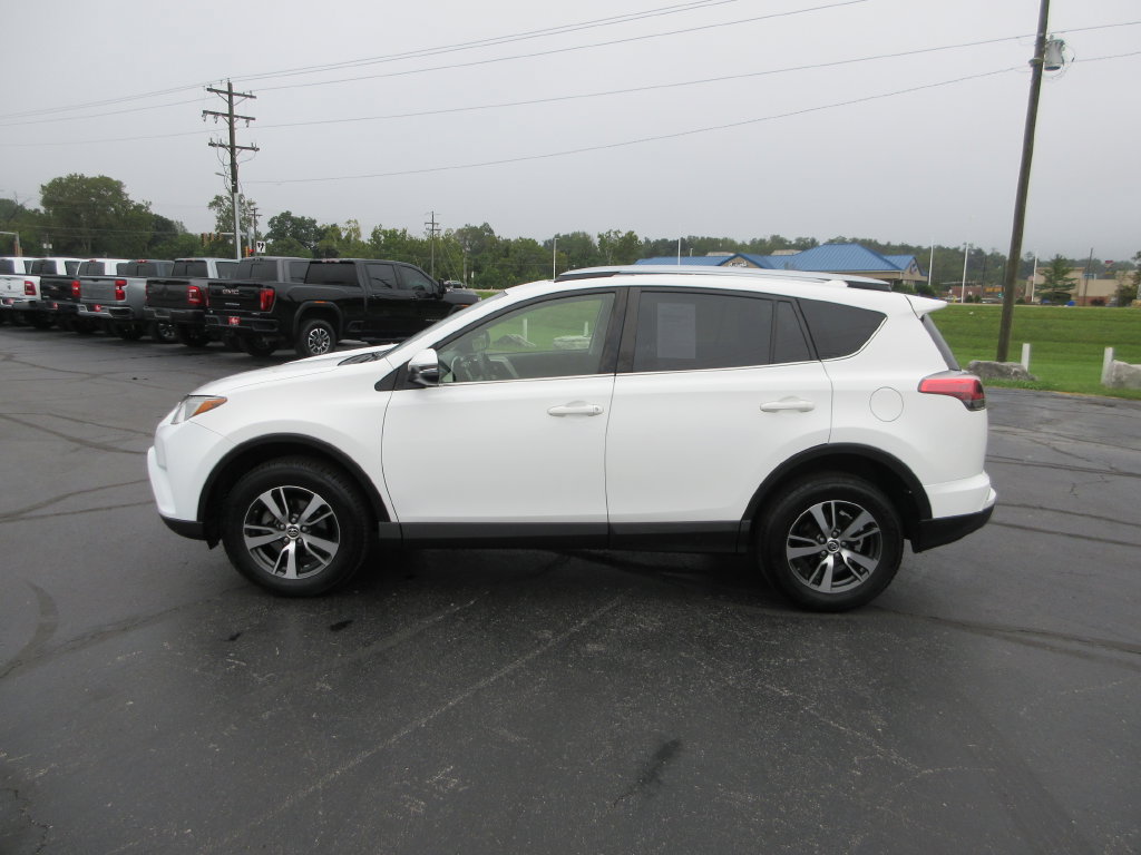 Used 2018 Toyota RAV4 XLE w/ Plus Extra Value Package FWD image 10