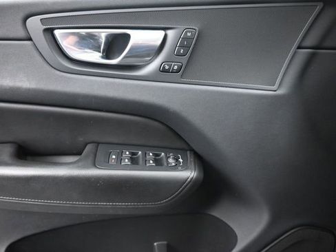 Used 2023 Volvo XC60 B5 Core FWD image 24
