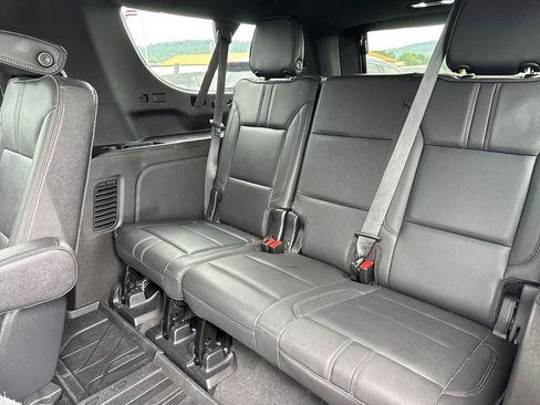 Used 2021 Chevrolet Suburban RST w/ Luxury Package AWD/4WD image 23