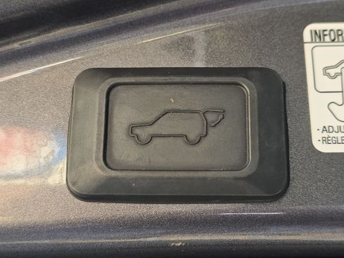 Used 2016 Toyota RAV4 Limited AWD/4WD image 18
