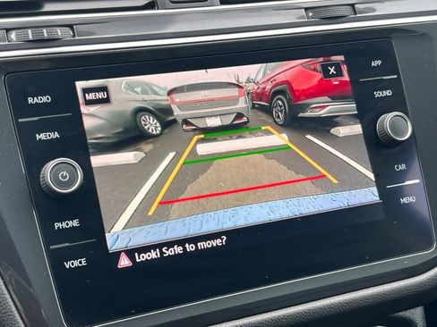 Used 2020 Volkswagen Tiguan SE w/ 3rd Row Seat Package image 17