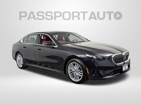 Used 2025 BMW 530i xDrive w/ Premium Package image 8
