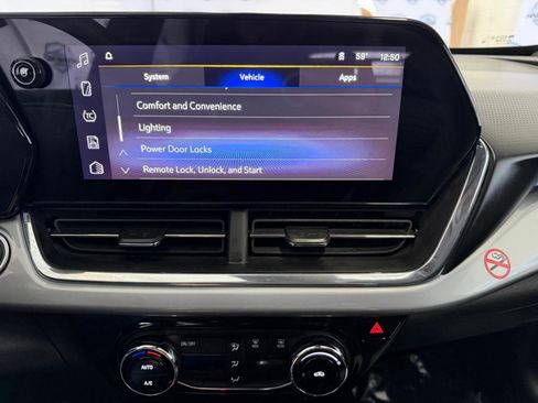 Used 2026 Chevrolet Trax LT image 40