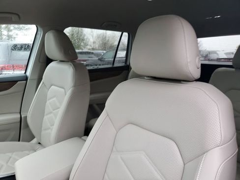 New 2026 Volkswagen Atlas SE image 18