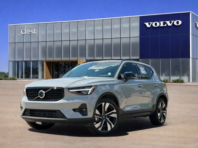 New 2026 Volvo XC40 B5 Ultra w/ Protection Package Premier