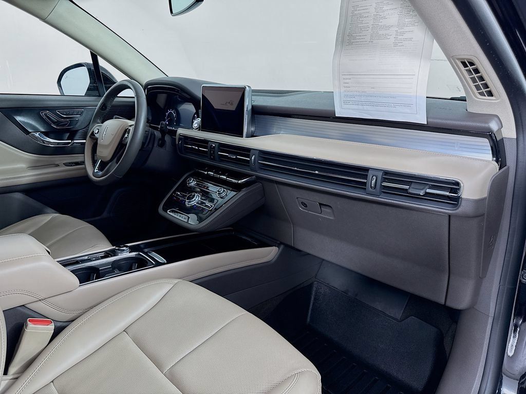 Used 2022 Lincoln Corsair AWD w/ Equipment Group 101A image 29