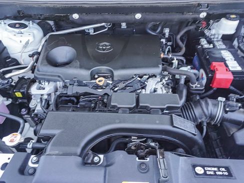 Used 2021 Toyota RAV4 LE FWD image 26