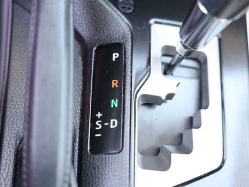 Used 2017 Toyota RAV4 Limited AWD/4WD image 31