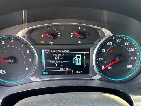 Used 2019 Chevrolet Traverse LT w/ LT Premium Package AWD/4WD image 11
