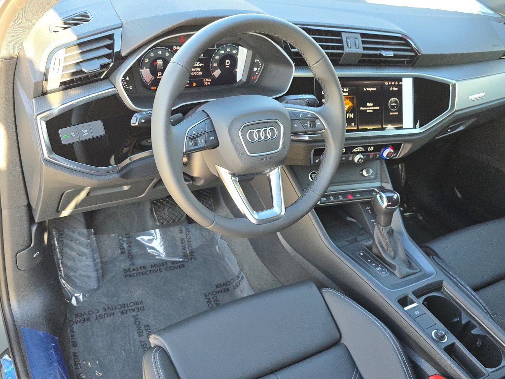 Used 2025 Audi Q3 2.0T Premium w/ Convenience Package AWD/4WD image 16