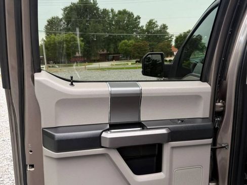 Used 2019 Ford F150 XLT w/ Equipment Group 302A Luxury AWD/4WD image 19