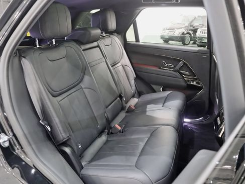 Used 2023 Land Rover Range Rover Sport SE AWD/4WD image 31