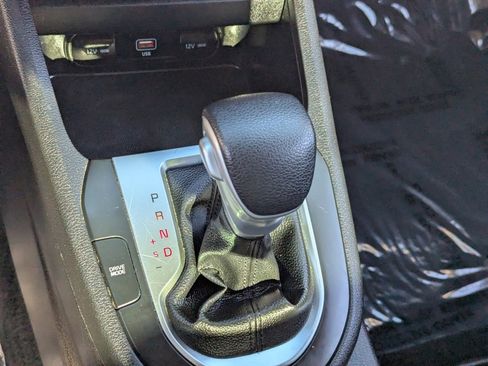 Used 2022 Kia Forte LXS image 27