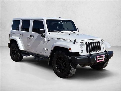 Used 2017 Jeep Wrangler Unlimited Rubicon w/ Connectivity Group AWD/4WD image 3