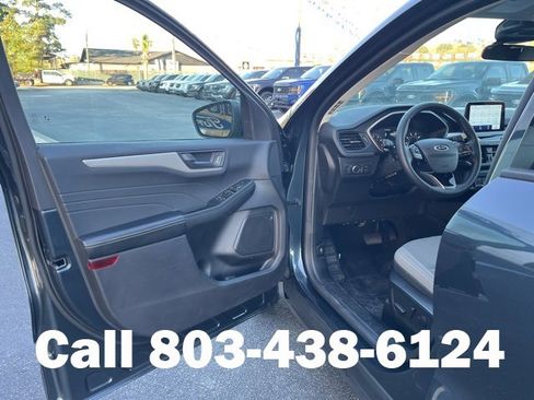 Used 2022 Ford Escape SE w/ Convenience Package image 4